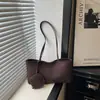 Otoño 2026 Bolso Sencillo de un Solo Hombro Nuevo Bolso de Axila para Mujer Gran Capacidad Elegante para el Trabajo Cesta de Verduras Bolso Tote de Axila