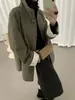 Fotos reais: Nova roupa feminina de outono, uma jaqueta de comprimento médio, com blocos de cor, gola, modelagem solta e que afina, em um estilo relaxado e casual.