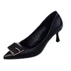 Sapatos de Salto Alto Apontados em Couro Macio Estilo Francês de Nicho Feminino Chegada Nova Primavera 2026 Salto Agulha Sapatos de Trabalho Fivela Quadrada Elegantes Sapatos de Salto Único