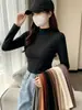 Camiseta de Manga Longa para Mulheres, Novo Estilo Outono e Inverno, Corte Justo, Roupa de Baixo Fashion, Top Quente, Camiseta Base com Gola Meia-Alta