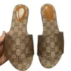 Pantuflas de Comercio Exterior de Talla Grande con Suela Gruesa para Uso Exterior de Mujer Nuevas de Verano 2025 Sandalias de Plataforma Planas Estampadas Europeas y Americanas Venta al por Mayor