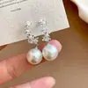 Brincos de Pérola com Flor Francesa Delicada Exquisitos Modernos Versáteis Design Sensível Brincos Luxo Leve Alto Padrão Ornamentos para Orelha Atacado