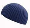 Gorro corto de punto para otoño e invierno para hombre, adecuado para usar debajo de un casco, gorro para calvicie, gorro de color liso cálido para clima frío