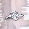Broche Creativo Negro Cabeza de Gato Carta de Póker Aleación Insignia de Goteo de Aceite Punk Europeo y Americano Ramillete Accesorios para Ropa Exterior Bolsas