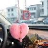 Coração de Pelúcia com Alfabeto Argila Acessórios para Interior de Carro Pingente para Mulheres, Ornamento de Pendurar Espelho Retrovisor de Carro com Strass