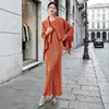 Venda explosiva transfronteiriça vestido Miyake de alta qualidade com franjas, colete sem mangas, saia longa reta, vestido formal feminino
