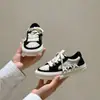 Zapatos casuales para niñas, color blanco roto, diseño de estrella de cinco puntas, caña baja, antideslizantes, zapatillas deportivas ligeras para otoño de 2026, tenis infantiles con estampado de estrellas