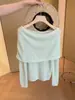 Blusa de tricô ombro a ombro feminina, novo estilo suave de outono de 2026, blusa básica macia e elegante de manga longa ombro a ombro
