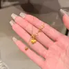 "Incompatibilidade de Mentalidade" Colar de Coração Dourado com Franjas Estilo Coreano Dourado com uma Vibração de Luxo Leve de Alta Qualidade, Adequado para o Dia a Dia, Corrente para Clavícula