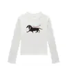 Camiseta feminina branca, gola redonda, ombros retos, manga longa, nova marca moderna estilo americano para primavera/outono com estampa de cachorrinho, corte justo, top estiloso