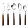 Acero Inoxidable 304 Nogal Lijado Mango Largo Cuchara de Cena Cuchillo y Tenedor para Bistec Juego de Cuatro Piezas Uso en Hotel y Hogar Cuchara de Postre Tenedor Cuchara