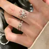 Anillo Minimalista de Diseño de Nicho Floral Plata Brillante, Moda Personalizada Ajustable Vintage Fresco para Mujeres