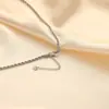 Viento frío cadena de eslabones retorcidos de acero inoxidable diseño de nicho colgante de hoja de arce collar tendencia para mujer cadena para la clavícula temperamento venta al por mayor