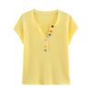 Roupas Femininas Transfronteiriças Europeias e Americanas Verão 2025 Novo Estilo Camiseta Fina de Tricô Botão Colorido Decoração Versátil Top com Efeito Emagrecedor