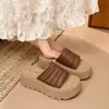 Pantuflas de Plataforma con Tira Ancha Plisada para Mujer Ligeras y Portátiles Nuevo Estilo Otoño 2026 para Vacaciones y Viajes