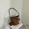 Bolso cubo minimalista esmerilado estilo coreano, nuevo bolso de hombro de gamuza para el otoño de 2026, bolso de hombro único de moda para Instagram