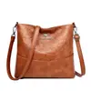 Bolsa Saco Feminina Nova Moda Bolsa para Mãe de Meia-idade Couro Embossado Grande Capacidade Ombro Transversal para Idosos