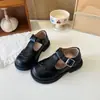 Sapatos de couro para meninas, sapatos de princesa infantis, sapatos Mary Jane, novos sapatos de performance retrô estilo britânico para primavera e outono, com sola macia, para meninas pequenas
