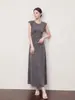 Artículo de moda caliente transfronterizo al por mayor para mujer verano 2026 nuevo vestido plisado sin mangas de cuello redondo con hombros descubiertos HBZW800756