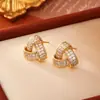 Populares Pendientes de Triángulo con Circonita Microincrustada, Moda de Lujo Ligero con un Toque de Alta Gama, Pendientes de Aguja de Plata con Diamantes Completos, Pendientes Exquisitos Versátiles