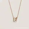 Collar Aijia Nuevo Bloque de Color Letra H Cadena Doble para Clavícula Colgante Pequeño Nicho Edición Limitada Qixi Estilo Ins Aijia