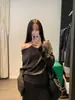 Suéter casual ombro a ombro para mulheres, nova coleção outono e inverno 2026, blusa de tricô assimétrica de caimento solto, elegante top para usar por baixo