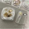 Enfeites de unha com lantejoulas e flocos de neve em atmosfera de Natal, aurora, glitter irregular, flor de gelo, material de unha de elemento de Natal