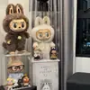 Labubu Bubble Mart Arcángel Blanco Caja de Exhibición Ensamblada Jefe Grande Cubierta Transparente de Acrílico contra el Polvo