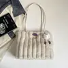 Bolsa Tote de Pelúcia Grande Capacidade Feminina 2026 Nova Elegante Versátil Para Aula Bolsa de Ombro Casual Bolsa de Pelo para o Trabalho