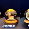 Bola de Cristal Gravada a Laser 3D K9 Bola de Vidro Luz Noturna com Base de Madeira Decoração Criativa para Mesa de Escritório Casa Presente de Aniversário