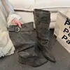 Punta fina, hebilla de cinturón, botas de tacón grueso, botas altas, botas de montar, nuevo estilo otoño e invierno 2026, botas ajustadas plisadas, botas largas de diseñador