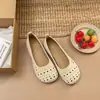 Zapatos planos de boca poco profunda para mujer 2026 Mocasines de color liso, modernos, casuales, perforados para uso en exteriores, zapatos de una sola capa huecos, nuevo estilo primavera y otoño