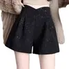 Shorts de pierna ancha de cintura alta con lentejuelas para mujer, nuevo estilo otoño e invierno 2026, versátiles de talla grande, lana, casual, ajustados a la cadera, holgados, tipo boot