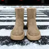 Botas de Neve Femininas 2026 Estilo Novo de Inverno, Forradas com Lã, Engrossadas, Quentes, Botas de Algodão com Solado Grosso, Marrom, Sapatos Grandes de Algodão Estilo Nordeste para Mulheres