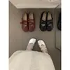 Sapatos Mary Jane Vermelhos com Aumento Interno de Altura para Mulheres, Adequados para Combinar com Saias, Sapatilhas, Pés de Porco, Primavera e Outono 2025