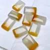 Un Colgante de Paz de Calcedonia Transparente como el Hielo Color Azúcar con una Figura de Buda, Colgante de Paz de Jade Cubo de Ágata Color Dorado Champaña