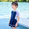 Maiô Youyou Infantil para Meninas Peça Única Estilo Saia Manga Curta para Crianças Médias e Grandes Conservador Emagrecedor Roupa de Banho Profissional Venda por Atacado