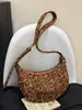 Bolsa Feminina Vintage em Formato de Chifre 2026 Novo Estilo Coreano Bolsa Tote de Camurça Bolsa de Ombro Transversal Casual de Grande Capacidade