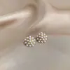 Pendientes de Perlas de Imitación Estilo Barroco de Gama Alta Pendientes de Diamantes Destellantes con Lazo de Nicho Lujo Accesible Pendientes Nuevo Estilo Caliente 2025