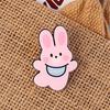 Broche de acrílico estilo coreano con forma de oso de dibujos animados, insignia de joyería pequeña para niña, colgante para bolso, parche al por mayor