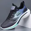 Zapatillas de running para primavera y verano, zapatillas deportivas versátiles de suela blanda, ligeras, de tejido fly-knit, zapatillas casual ligeras, zapatillas de malla transpirable para hombre