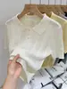 2026 Novo Design de Verão Blusa de Tricô com Gola e Manga Curta Vazada para Mulheres, Única e Chique, Top de Meia-Manga de Nicho