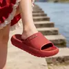Chinelos Vermelho Brilhante com Cores Vibrantes, Textura Profunda, Antiderrapantes, Solado Espessado, Aumentam a Altura, Sensação de Luxo, Estilo Simples, Sandálias Femininas
