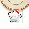 Muñecos de Relleno de Algodón con Estampado de Dibujos Animados, Ropa para Niños, Zapatos y Sombreros, Broches Decorativos, Accesorios de Ropa para Niños, Colgantes para Bolsos, Fundas para Teléfonos Móviles