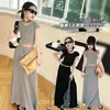 Conjunto Cinza Estilo Francês Novo para Meninas 2026, Vestido Longo Simples de Manga Curta, Conjunto de Duas Peças Slim Fit para Crianças Maiores, Moderno e Elegante