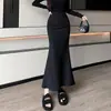 Saia Feminina 2024 Primavera e Verão Nova Moda Estilo Coreano Versátil Saia de Quadril com Pingente Cintura Alta Emagrecedora Saia Cauda de Peixe