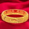 Pulsera Popular de Oro de Arena Vietnamita Imitación con Diseño de Cierre Abierto Hueco, Versátil de Lujo Ligero, Suministro Popular para Transmisiones en Vivo de Influencers de Moda