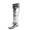 Botas de cano alto com bico redondo para outono e inverno, botas femininas de tamanho grande para travessia de fronteira com salto médio, salto quadrado, zíper lateral, leves e versáteis, botas estilo Martin para mulheres de comércio exterior