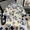 Camisas Florais Casuais Havaianas Estilo Tailandês para Homens e Mulheres, Sensação Relaxada de Verão, Camisas Florais de Casal para o Festival Songkran na Praia, Tendência