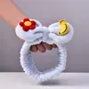 Procesamiento de diadema de flor de fresa de lazo elástico individual personalizada, banda para el pelo de franela de plátano y piña para niña linda